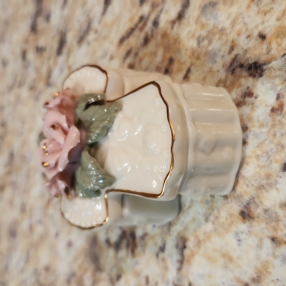 Vintage Trinket Box - Picture 2 of 7